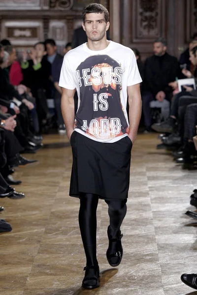 Look 7